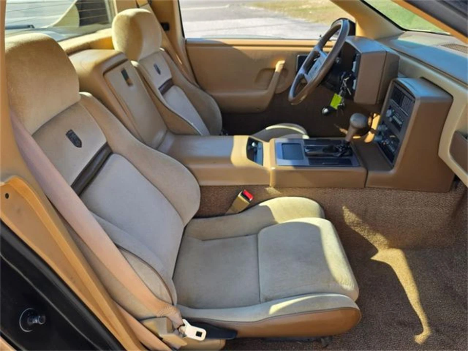 1987 Pontiac Fiero - Image 27 of 31