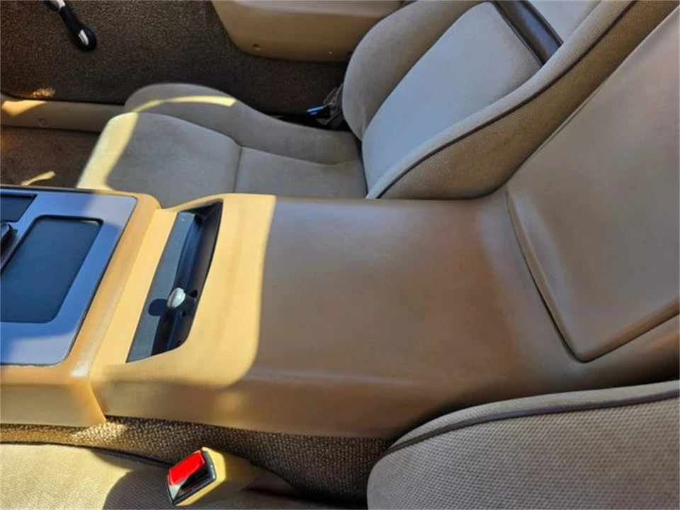 1987 Pontiac Fiero - Image 22 of 31
