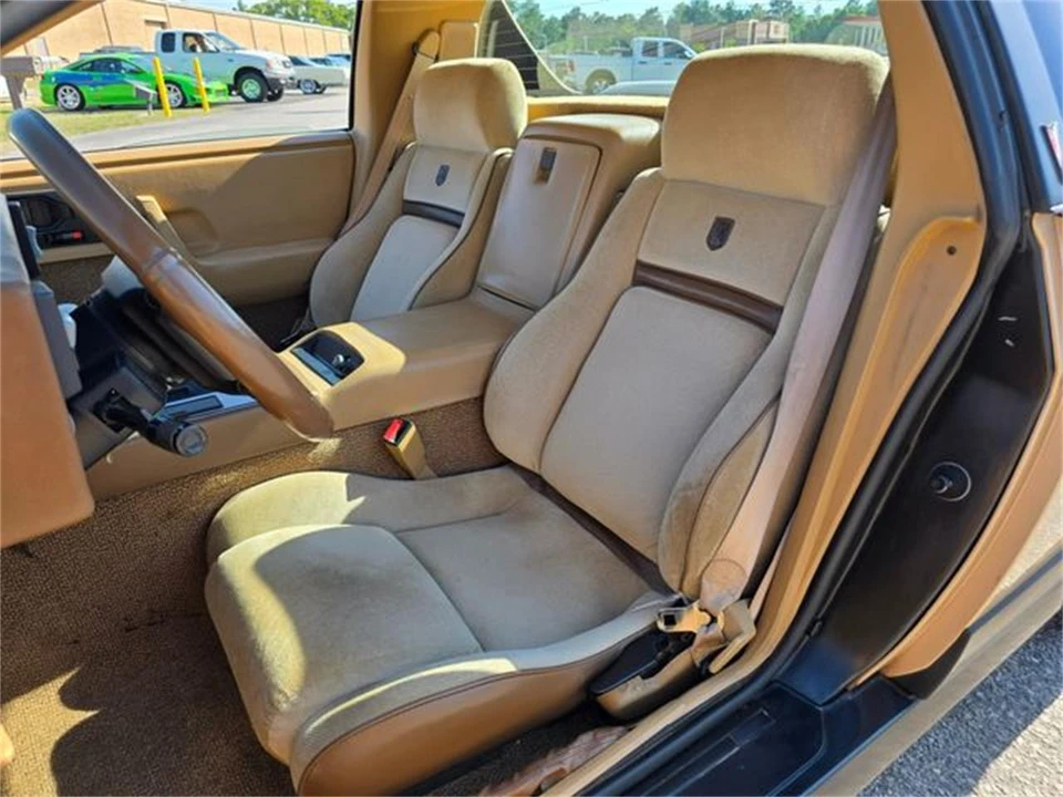 1987 Pontiac Fiero - Image 14 of 31