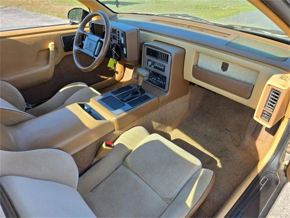 1987 Pontiac Fiero - Image 28 of 31