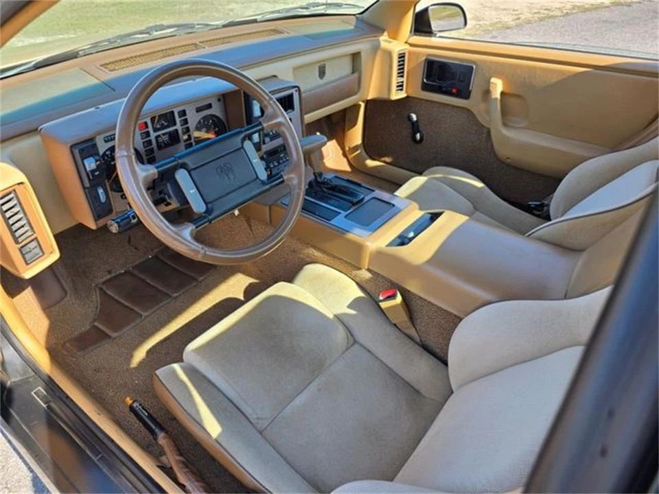 1987 Pontiac Fiero - Image 16 of 31