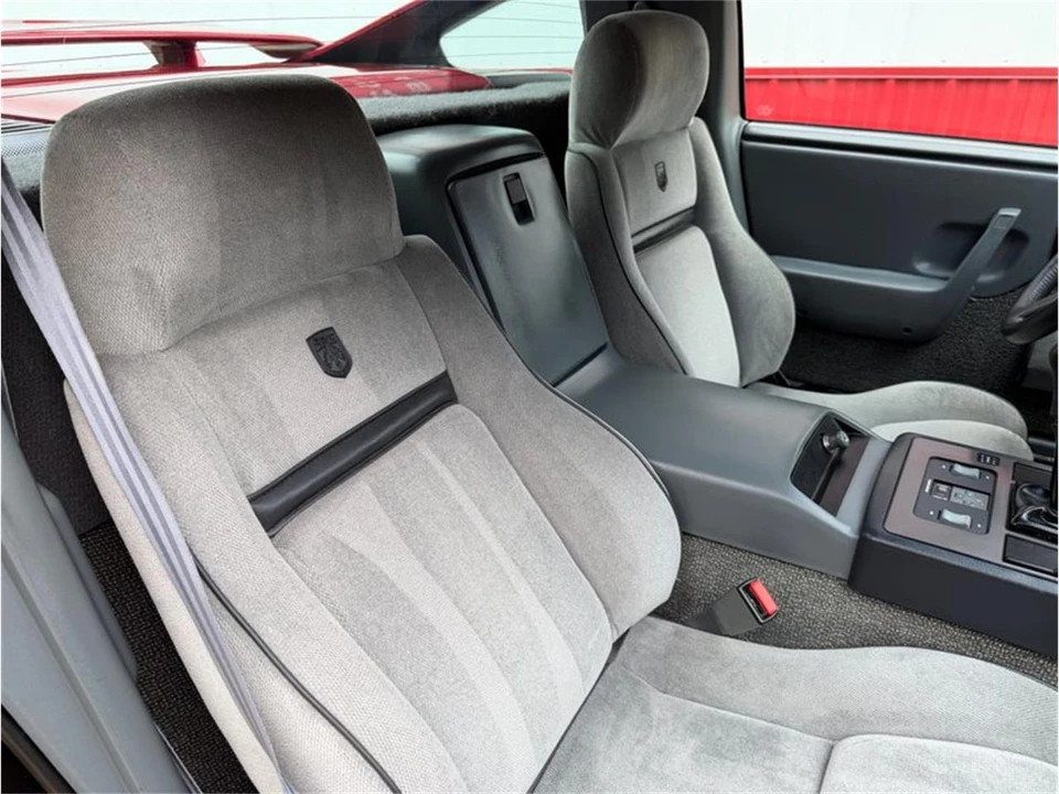 1987 Pontiac Fiero - Image 15 of 31