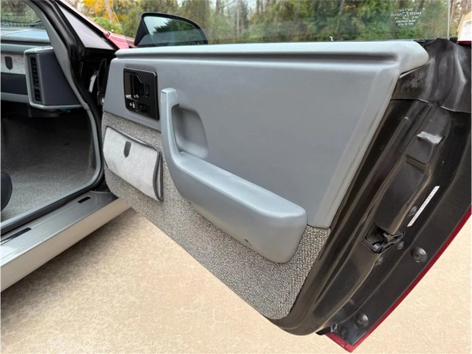1987 Pontiac Fiero - Image 19 of 31