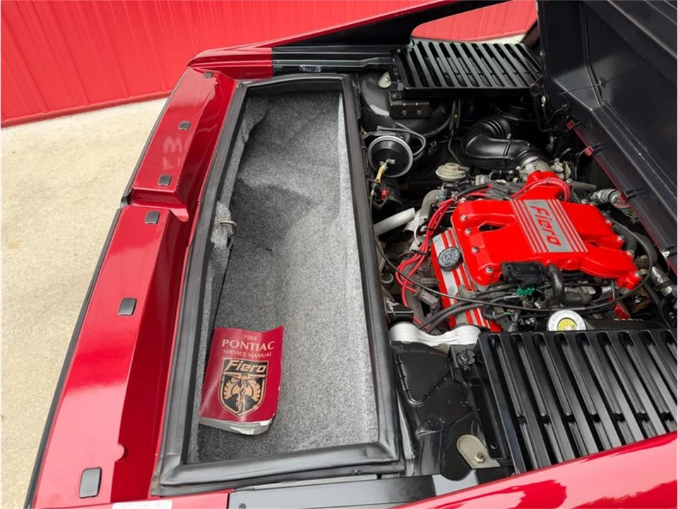 1987 Pontiac Fiero - Image 20 of 31