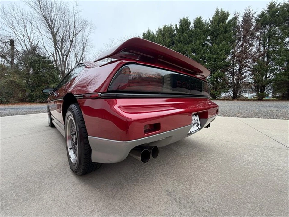1987 Pontiac Fiero - Image 9 of 31