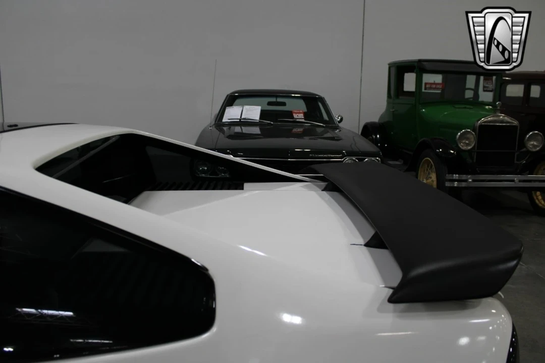 1987 Pontiac Fiero - Image 14 of 21