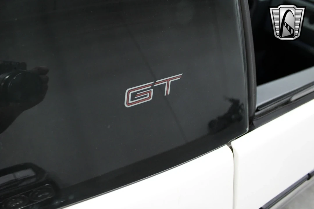 1987 Pontiac Fiero - Image 17 of 21