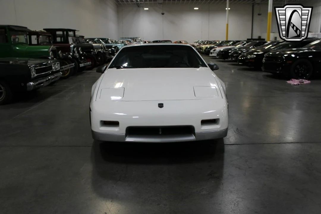 1987 Pontiac Fiero - Image 3 of 21