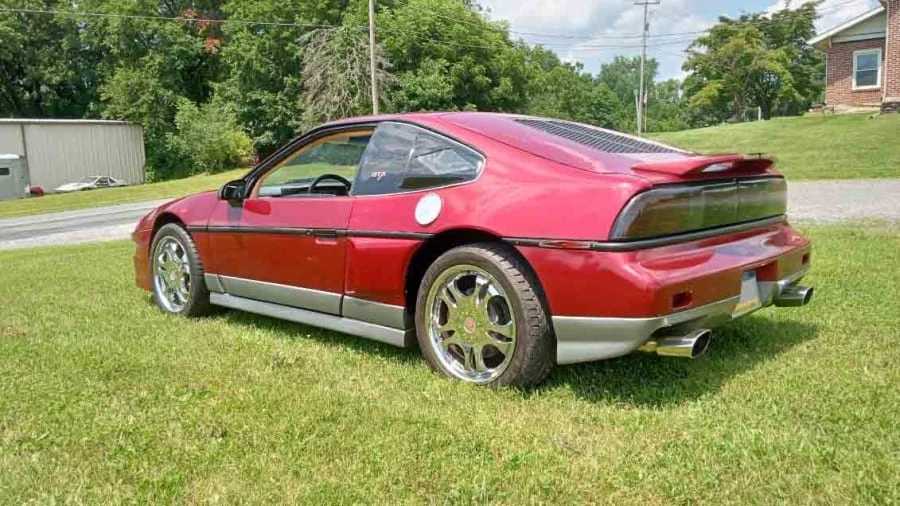 1987 Pontiac Fiero - Image 6 of 15