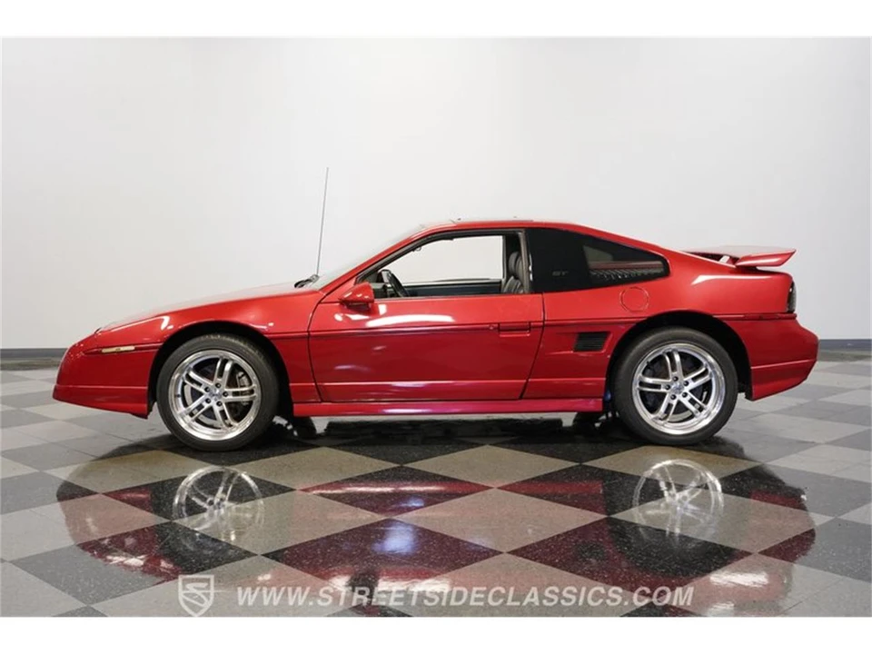 1987 Pontiac Fiero - Image 6 of 31