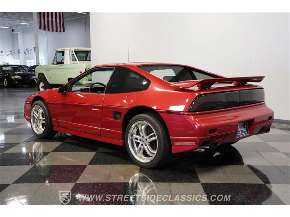1987 Pontiac Fiero - Image 8 of 31