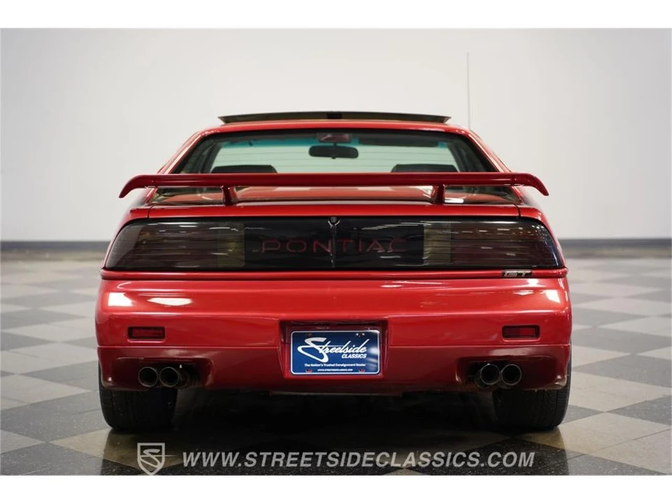 1987 Pontiac Fiero - Image 24 of 31