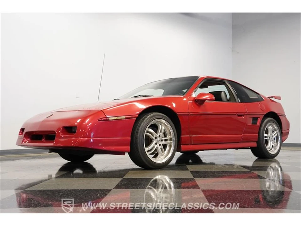 1987 Pontiac Fiero - Image 20 of 31