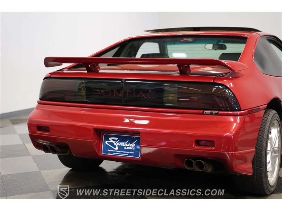 1987 Pontiac Fiero - Image 25 of 31