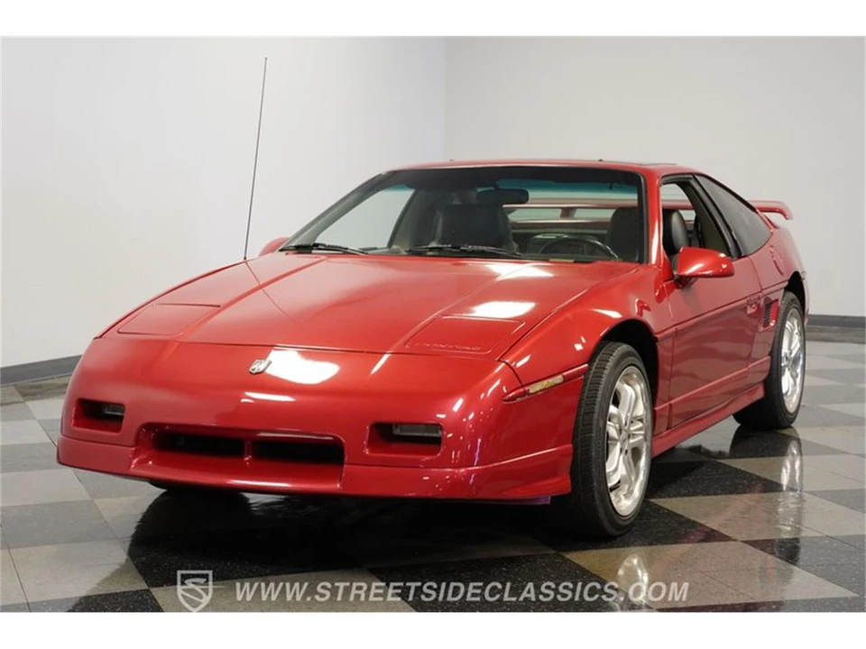 1987 Pontiac Fiero - Image 17 of 31