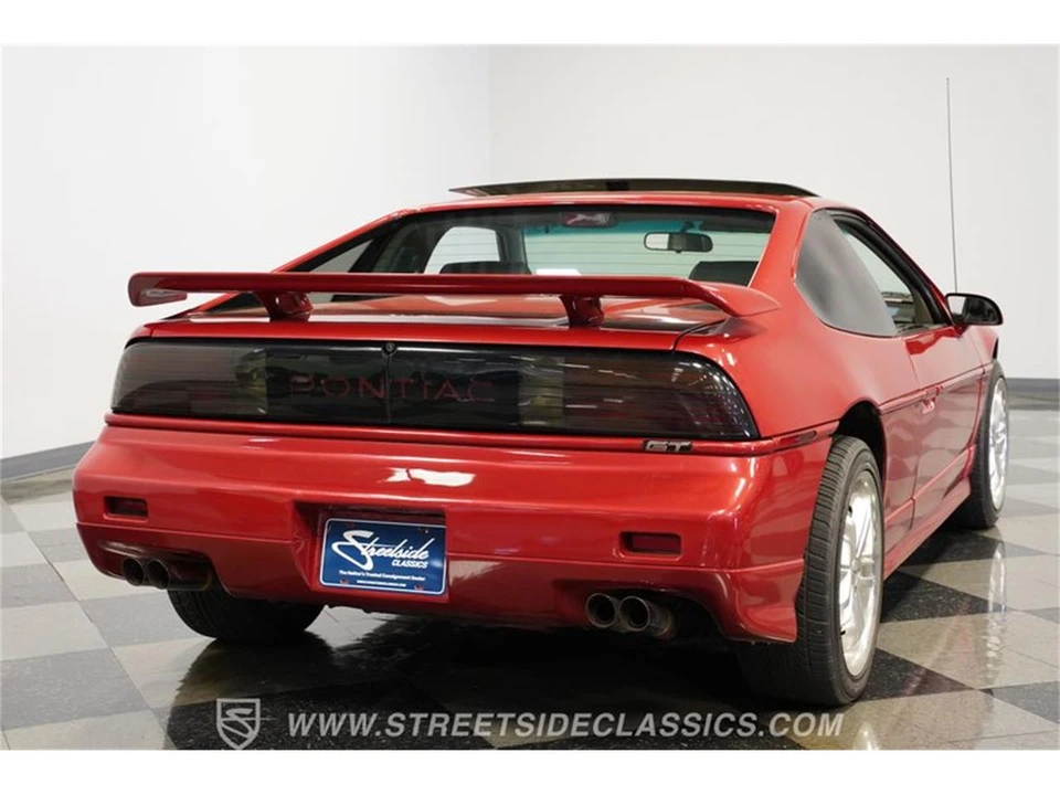 1987 Pontiac Fiero - Image 10 of 31