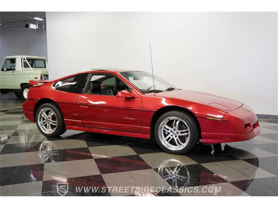 1987 Pontiac Fiero - Image 14 of 31