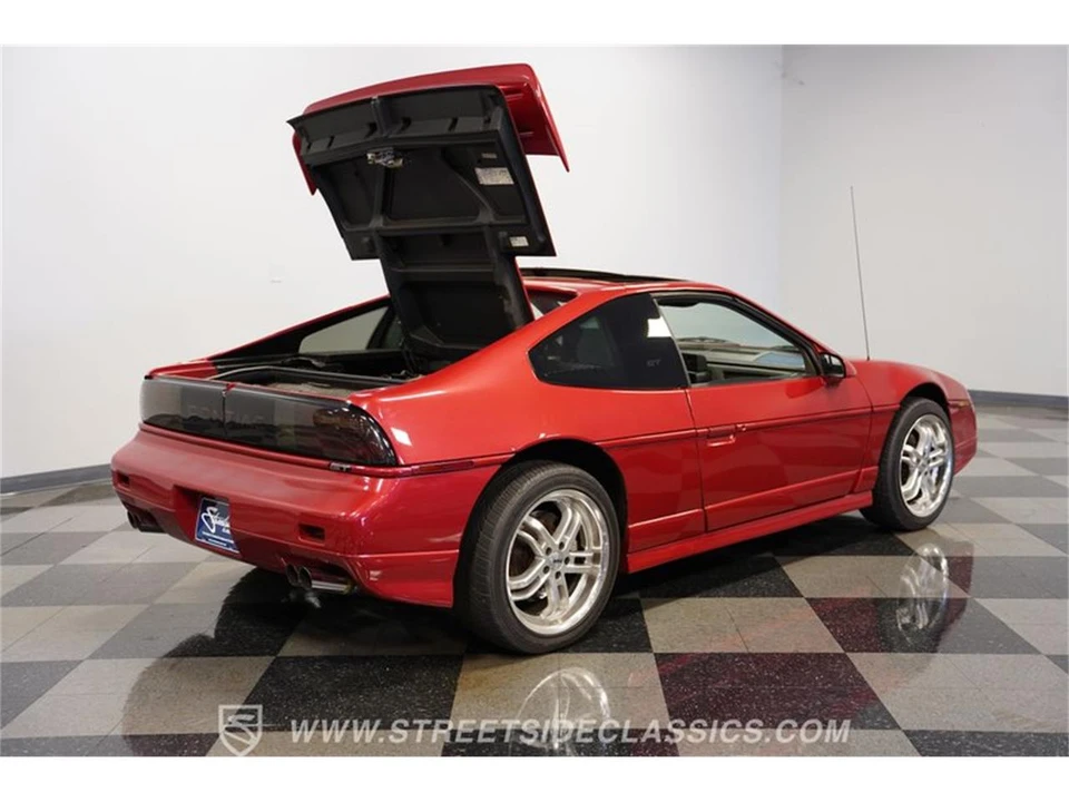 1987 Pontiac Fiero - Image 30 of 31