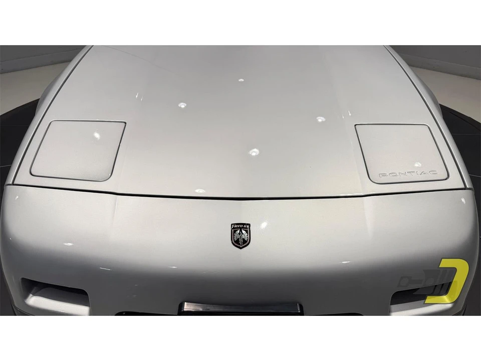 1987 Pontiac Fiero - Image 20 of 31