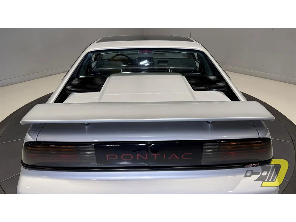 1987 Pontiac Fiero - Image 31 of 31