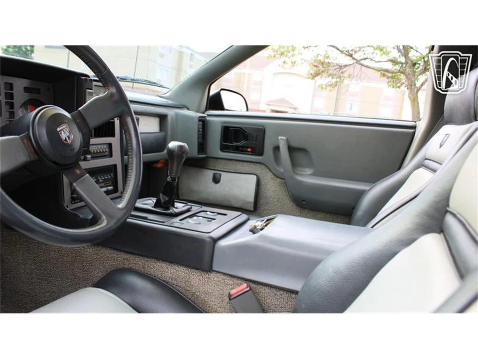 1987 Pontiac Fiero - Image 9 of 31