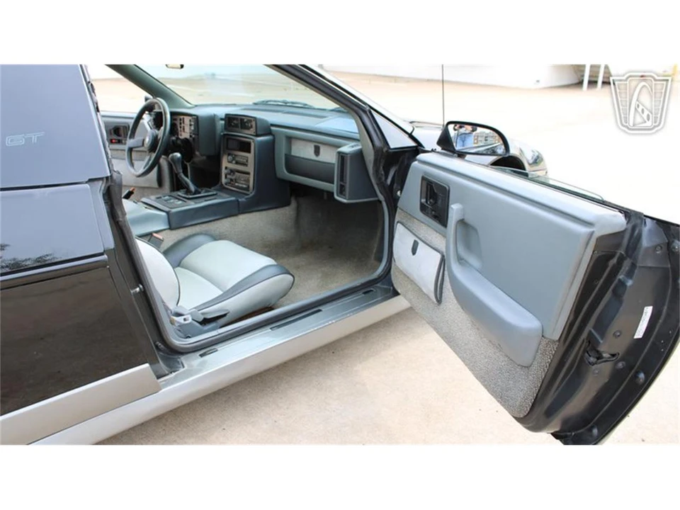 1987 Pontiac Fiero - Image 16 of 31