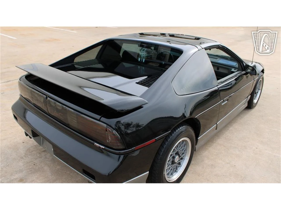 1987 Pontiac Fiero - Image 5 of 31