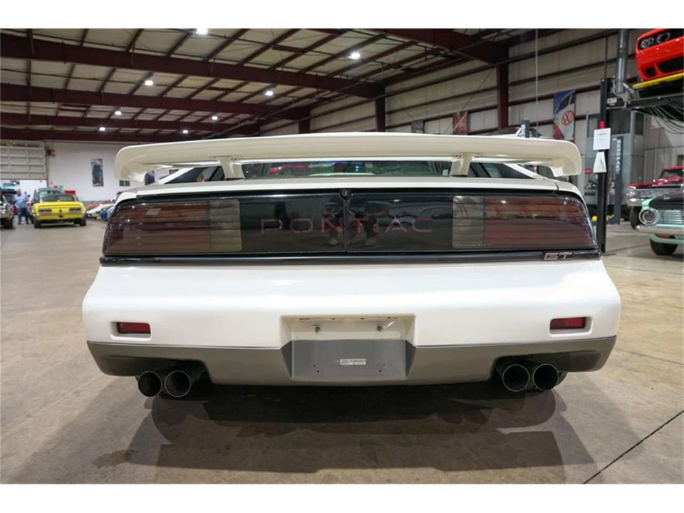 1987 Pontiac Fiero - Image 7 of 31