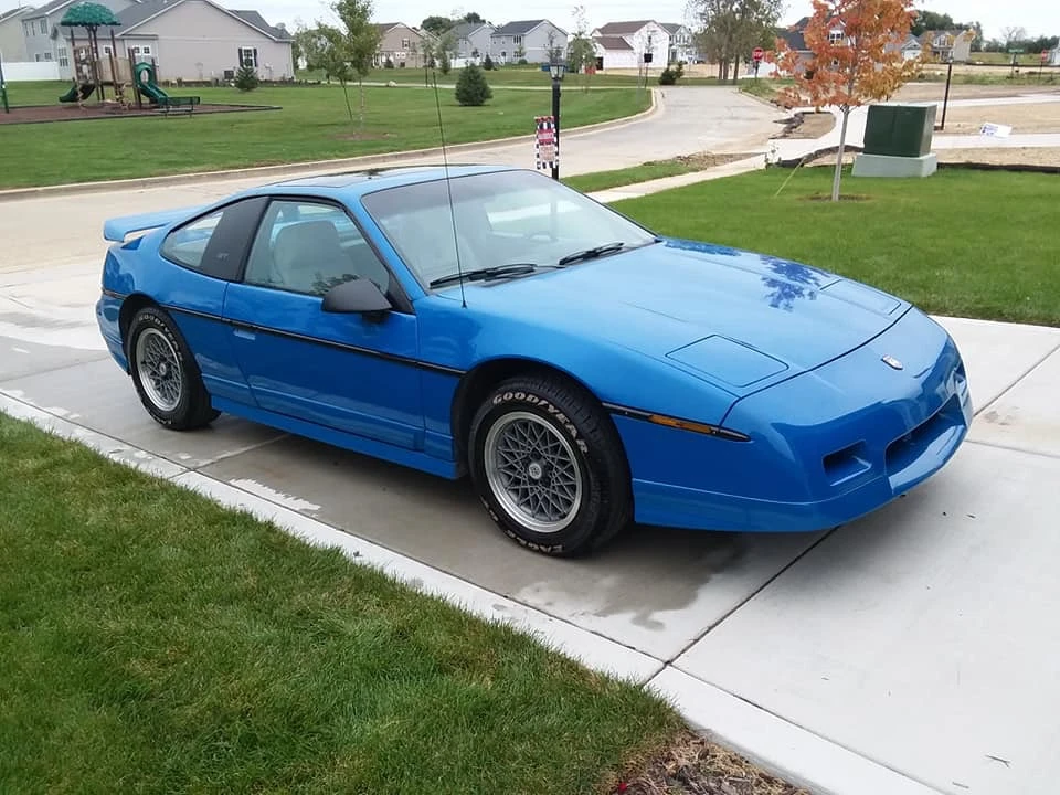 1987 Pontiac Fiero - Image 2 of 31