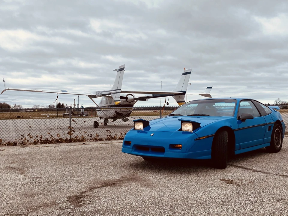 1987 Pontiac Fiero - Image 9 of 31