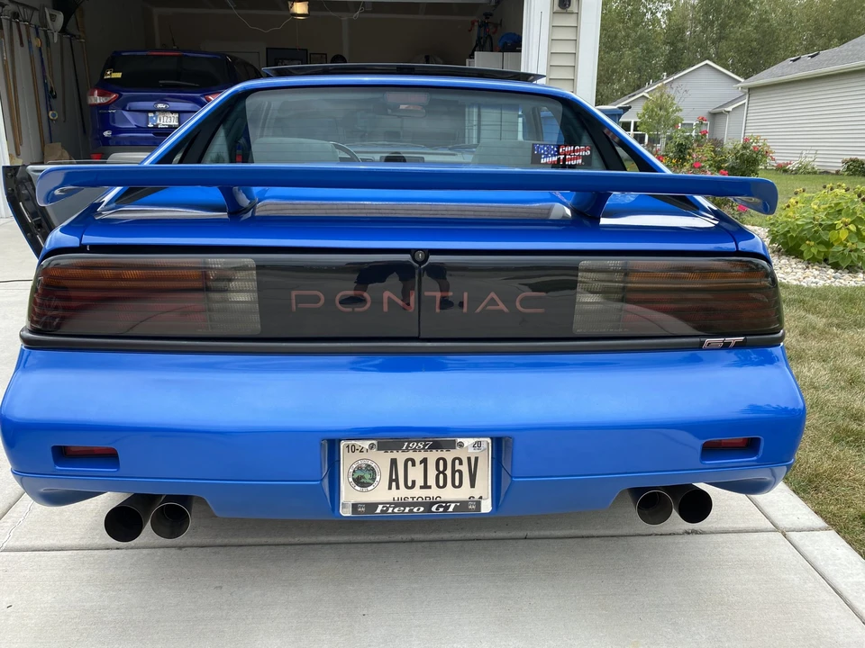 1987 Pontiac Fiero - Image 10 of 31