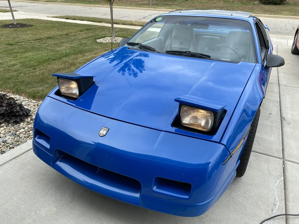 1987 Pontiac Fiero - Image 18 of 31