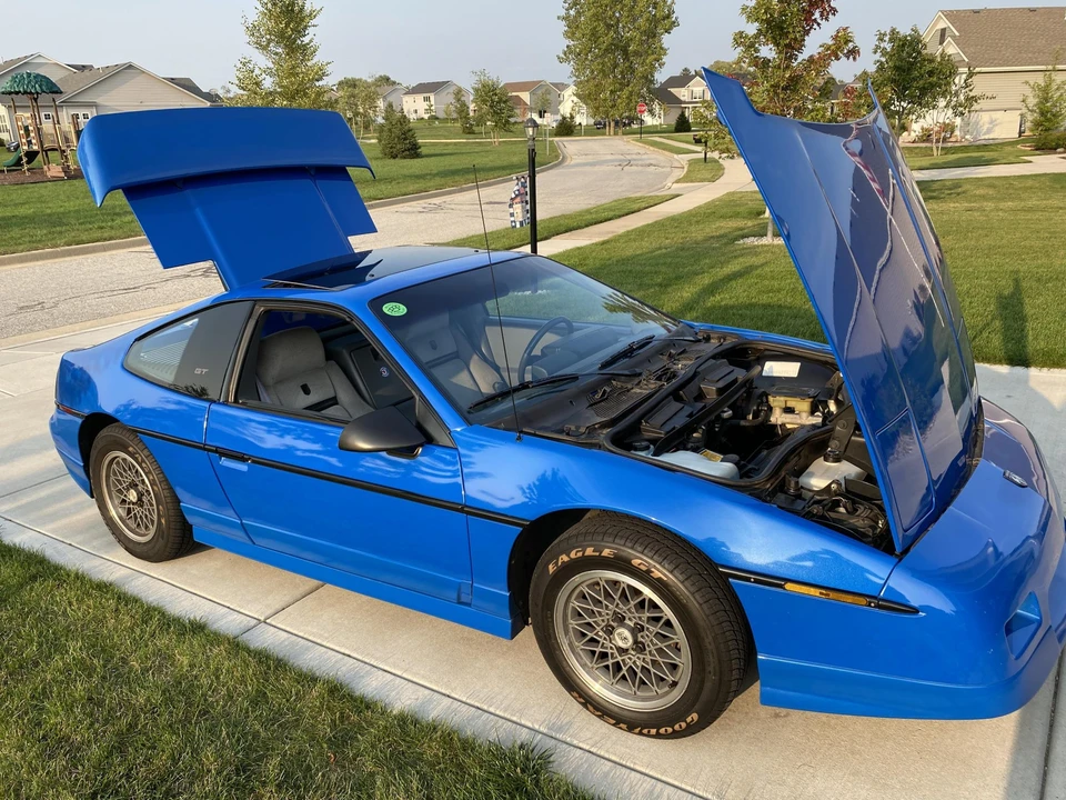 1987 Pontiac Fiero - Image 12 of 31