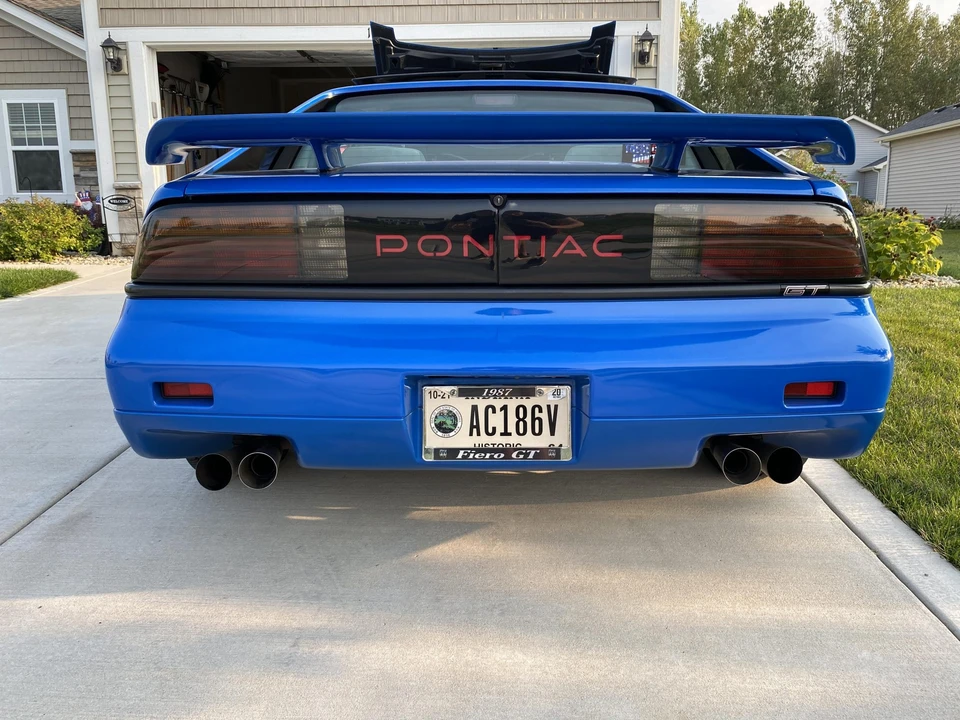 1987 Pontiac Fiero - Image 14 of 31