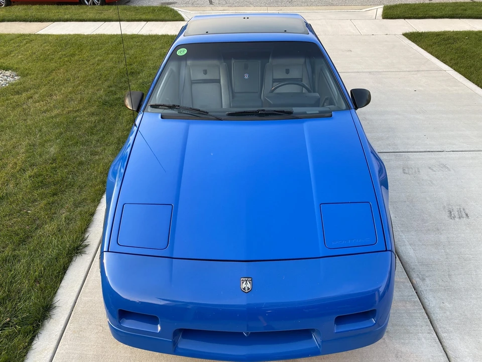 1987 Pontiac Fiero - Image 17 of 31