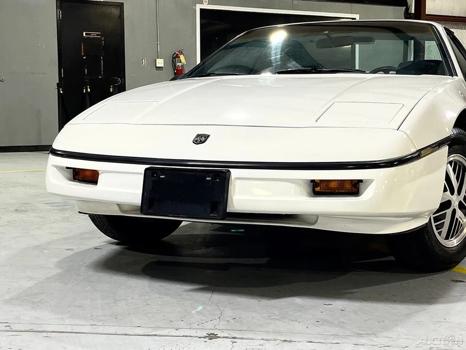 1987 Pontiac Fiero - Image 3 of 21