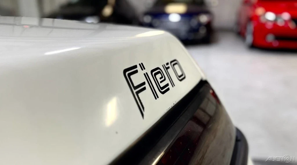 1987 Pontiac Fiero - Image 8 of 21