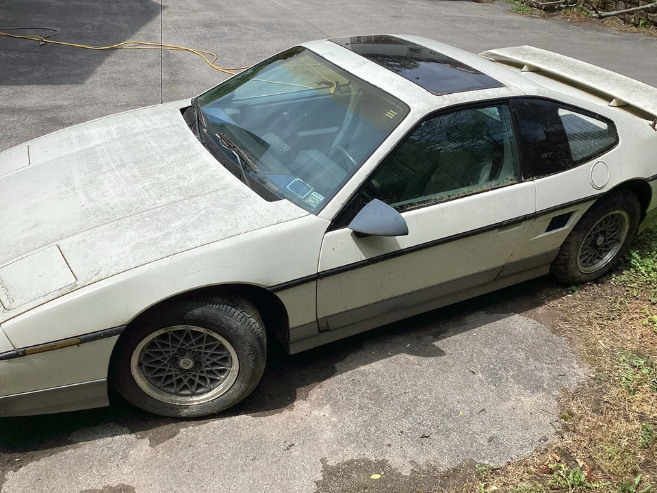 1987 Pontiac Fiero GT - Image 2 of 24