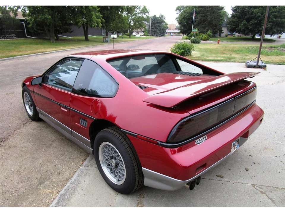 1987 Pontiac Fiero GT - Image 3 of 31