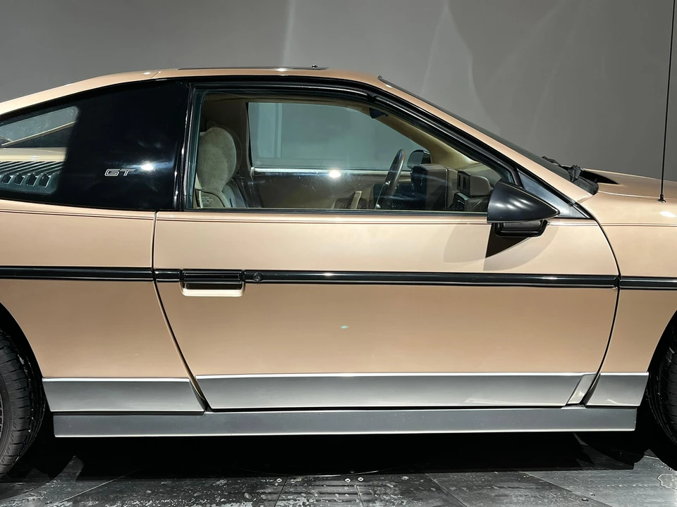 1987 Pontiac Fiero GT - Image 30 of 31
