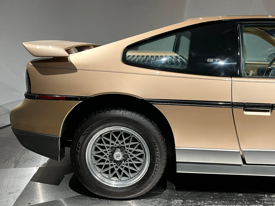 1987 Pontiac Fiero GT - Image 27 of 31