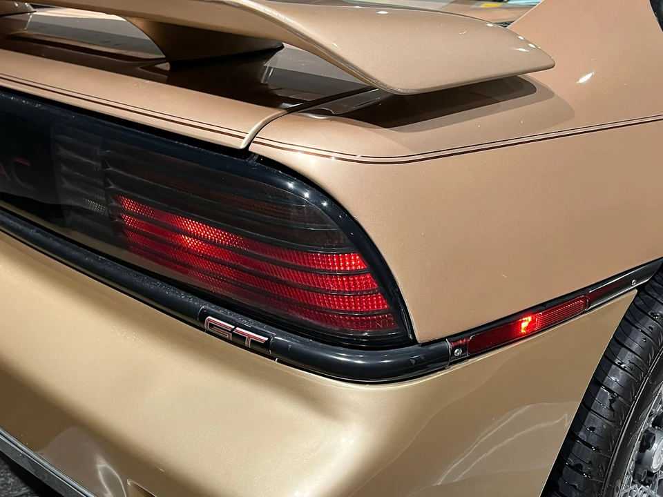 1987 Pontiac Fiero GT - Image 25 of 31
