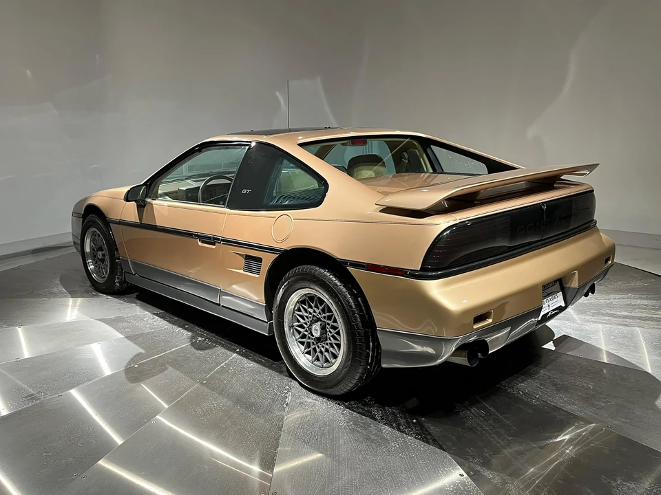 1987 Pontiac Fiero GT - Image 8 of 31