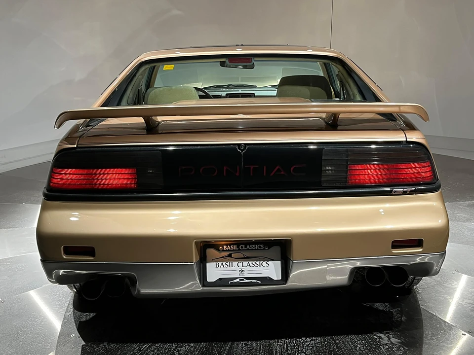 1987 Pontiac Fiero GT - Image 10 of 31