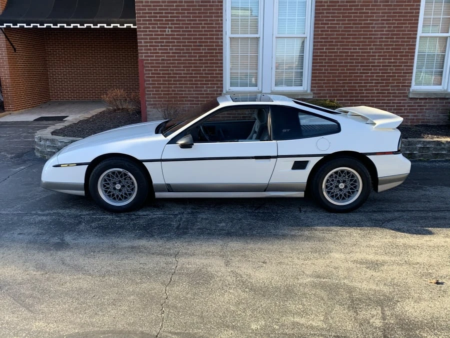 1987 Pontiac Fiero GT - Image 2 of 6