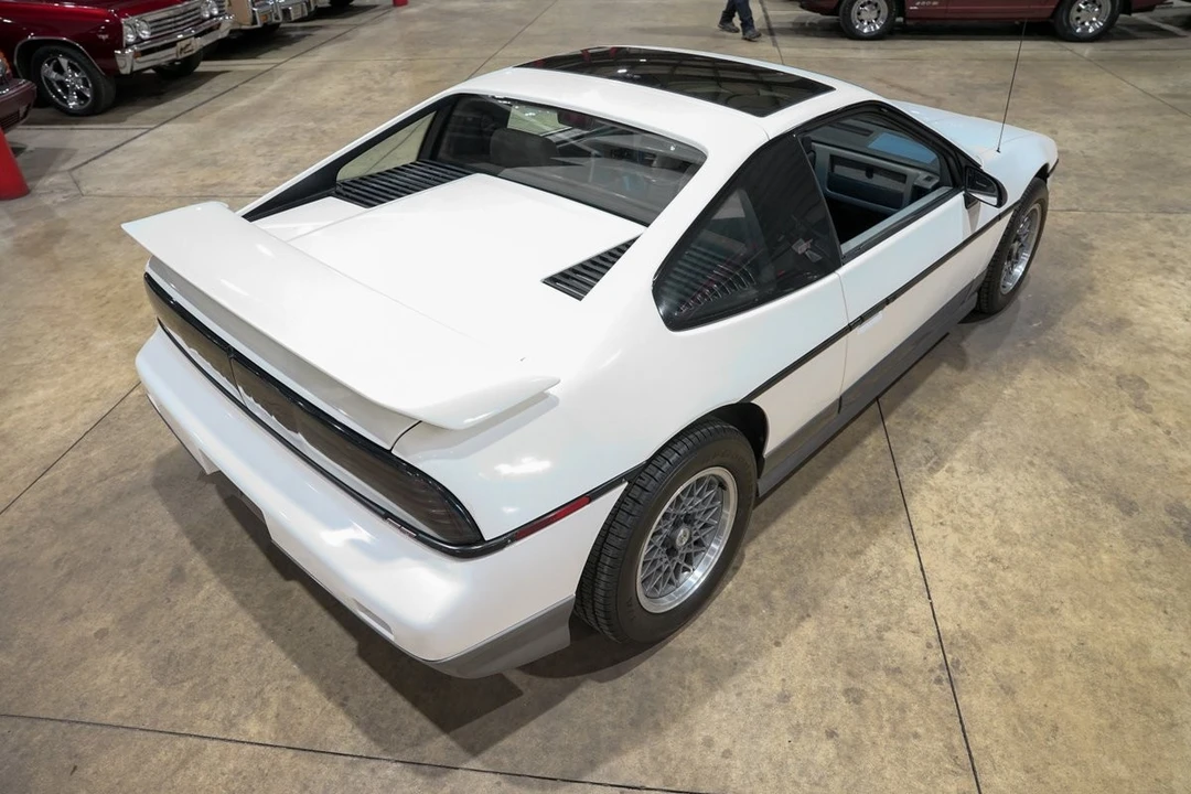 1987 Pontiac Fiero GT - Image 17 of 31
