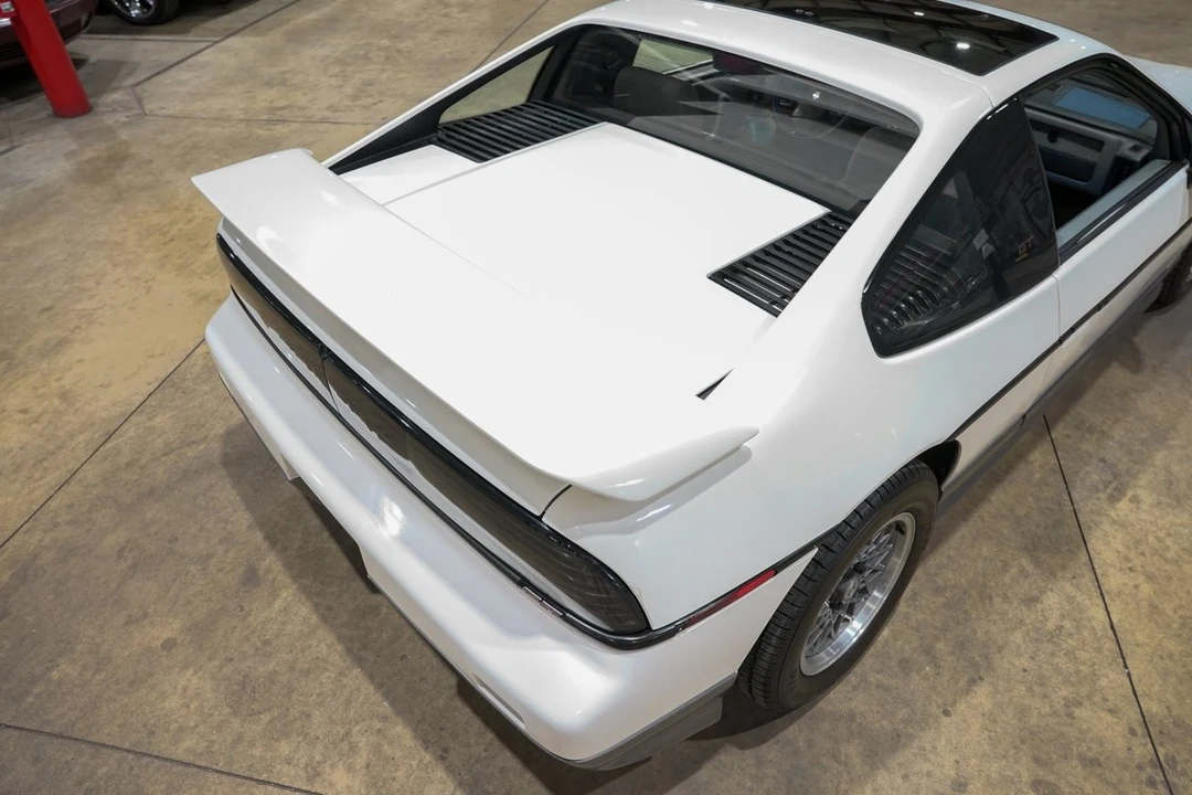 1987 Pontiac Fiero GT - Image 20 of 31