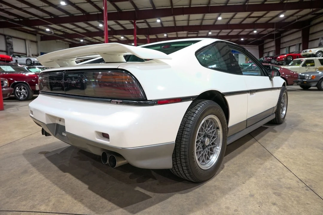 1987 Pontiac Fiero GT - Image 8 of 31