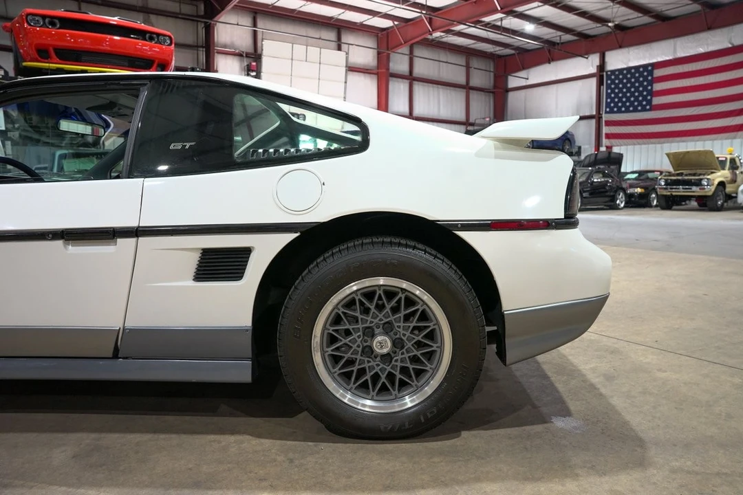 1987 Pontiac Fiero GT - Image 5 of 31