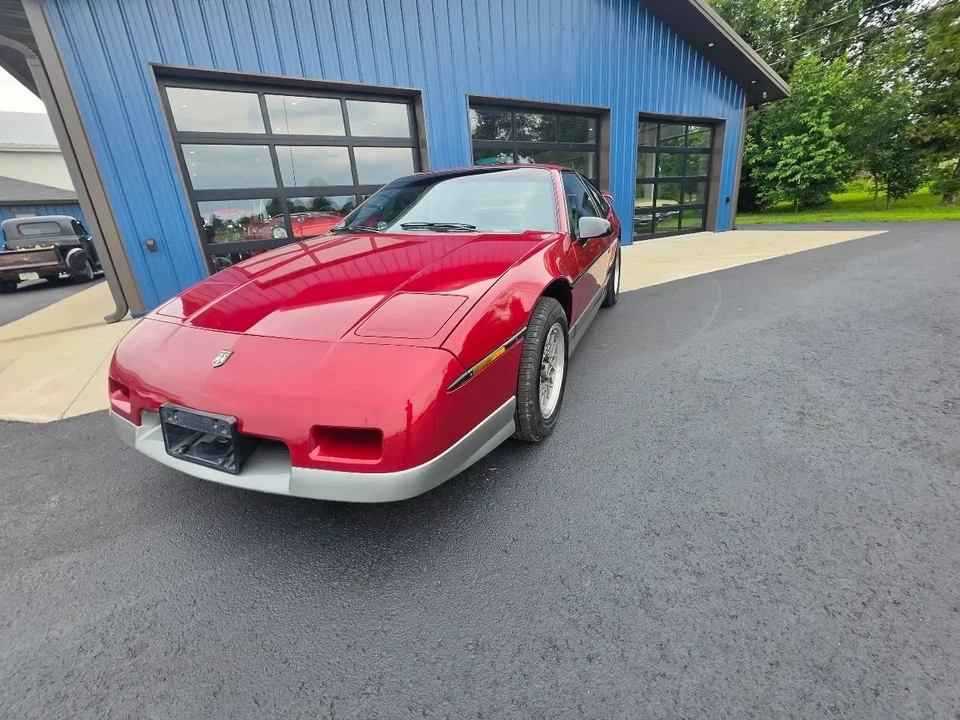 1987 Pontiac Fiero GT - Image 8 of 31